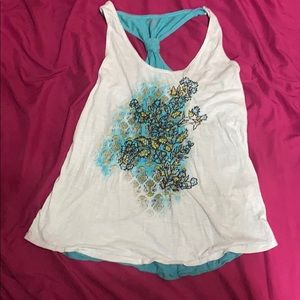 Super cute shirt with flower design